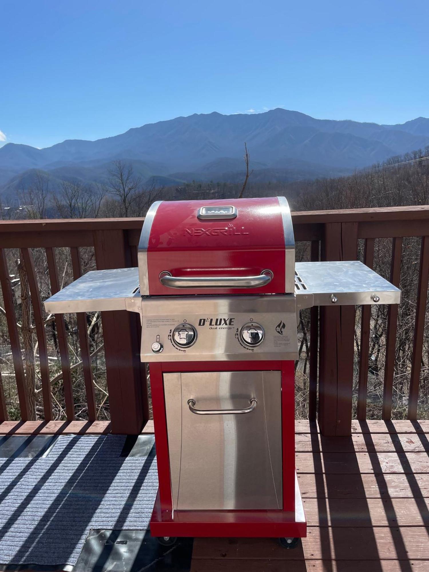 Heavenly View - Bear Themed Cabin, Hottub, Dog-Friendly, Near แกตลิงเบิร์ก ภายนอก รูปภาพ